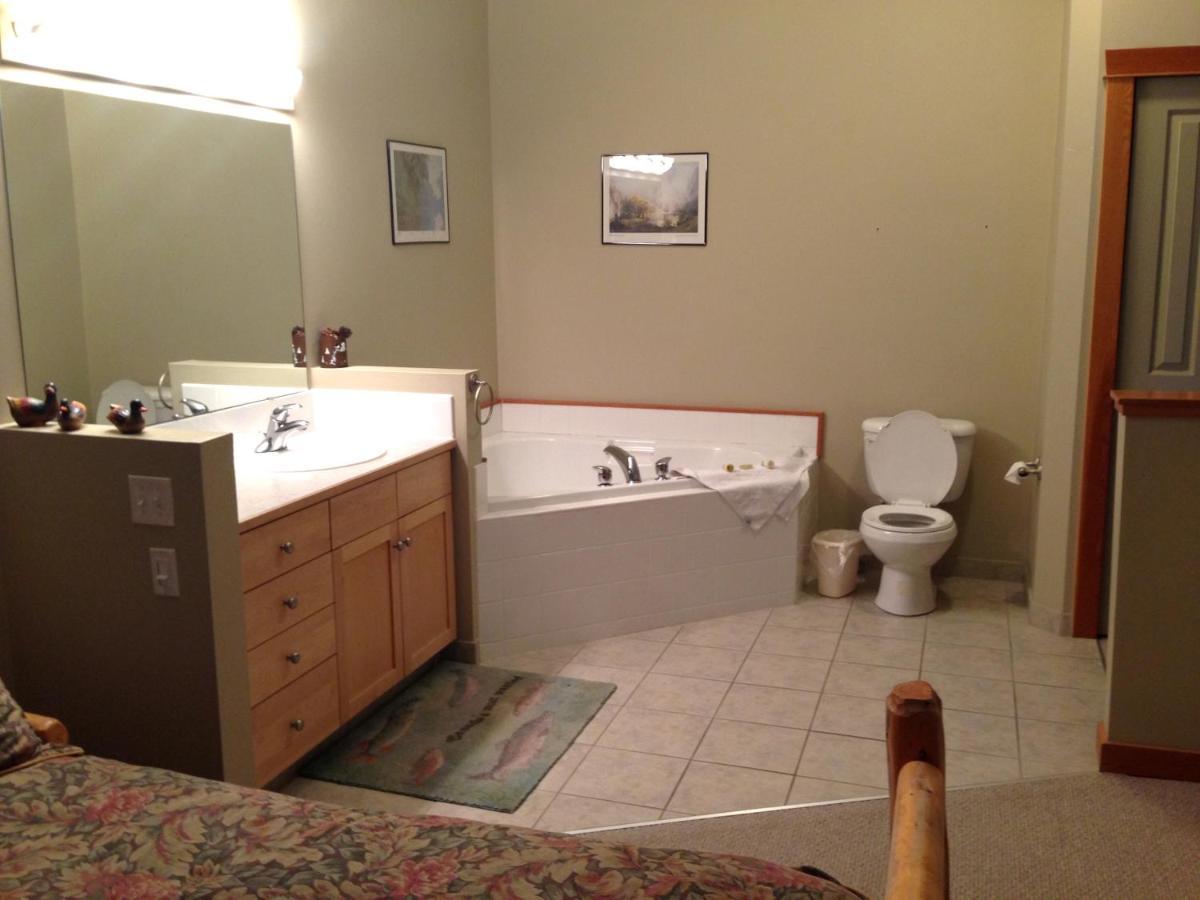 Apartment 405 Bear Creek Crossing Canmore Exteriör bild